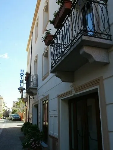 Hotel Cavour 올비아 3*,  이탈리아
